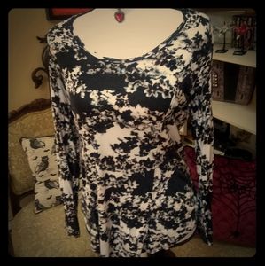 Black and white floral grunge like blouse